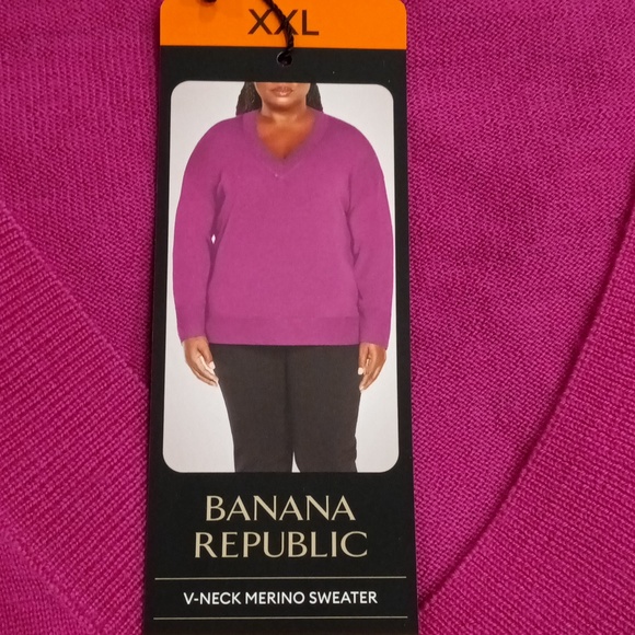 Banana Republic V-Neck Merino Wool - Picture 6 of 7